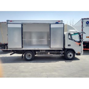 冷链物流与城市配送的得力助手 1-15米冷藏车、快递货车与随车吊的批量定制解决方案